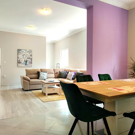 Gabi - Private Parking Apartment