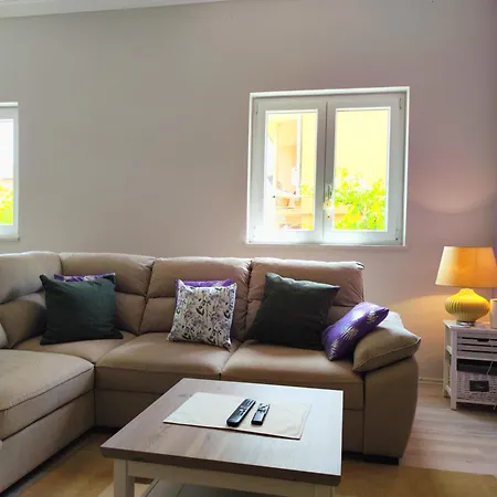 Gabi - Private Parking Apartment Zadar