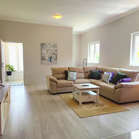 Gabi - Private Parking * Zadar