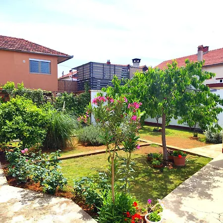 Gabi - Private Parking * Zadar
