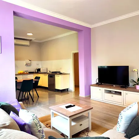 Gabi - Private Parking Zadar