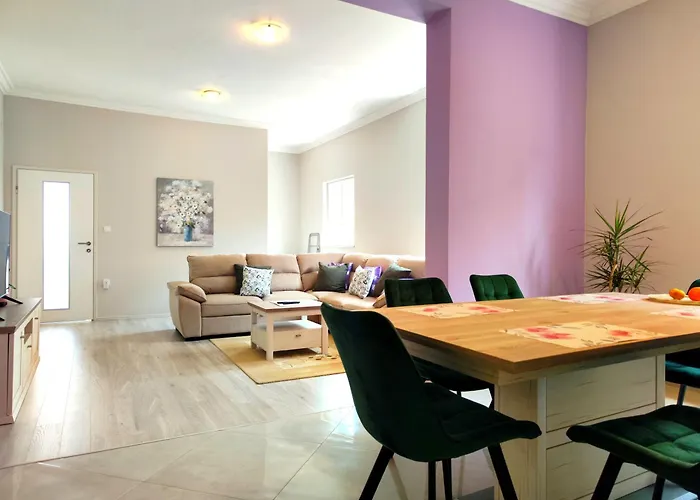 Gabi - Private Parking Apartment