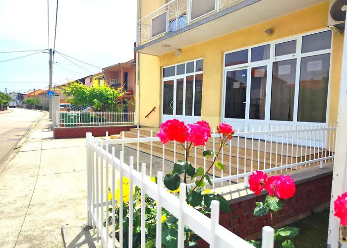 Gabi - Private Parking Apartment